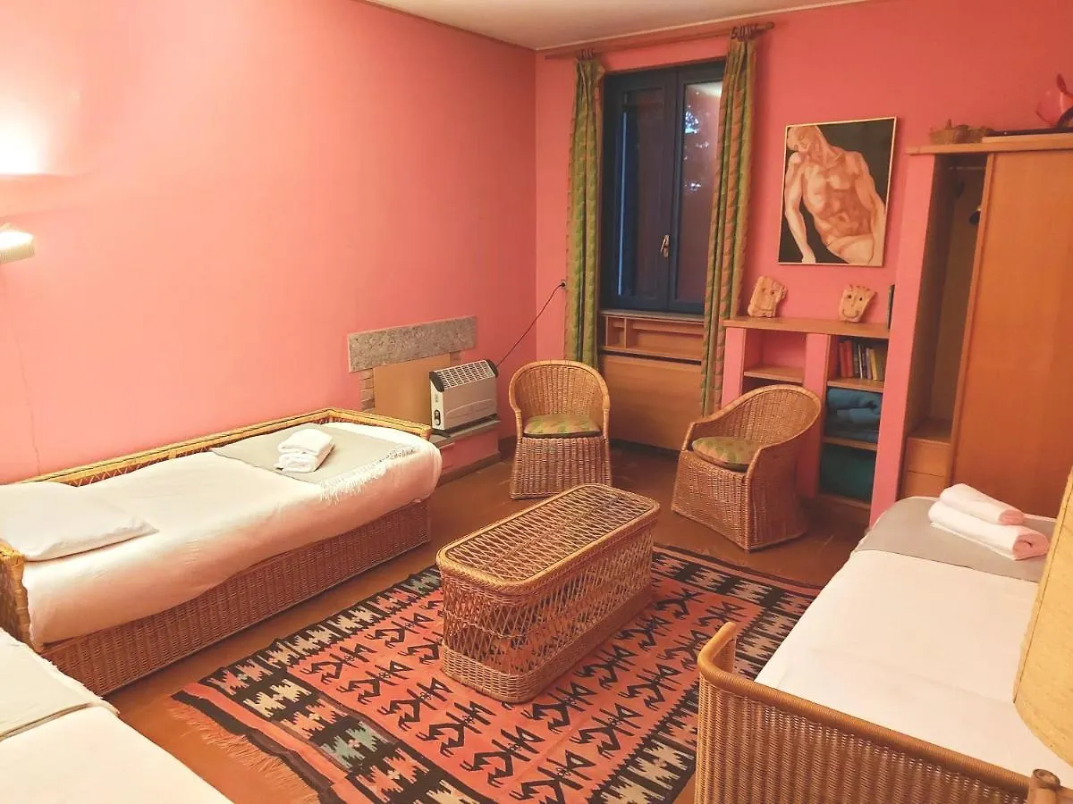 Villa With Private Pool And Garden Tradate