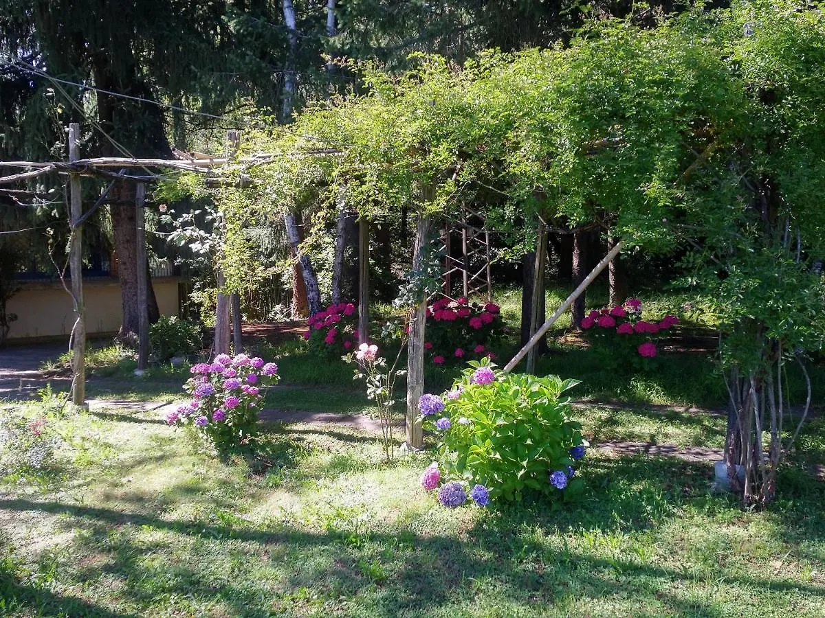 Villa With Private Pool And Garden Tradate Italie
